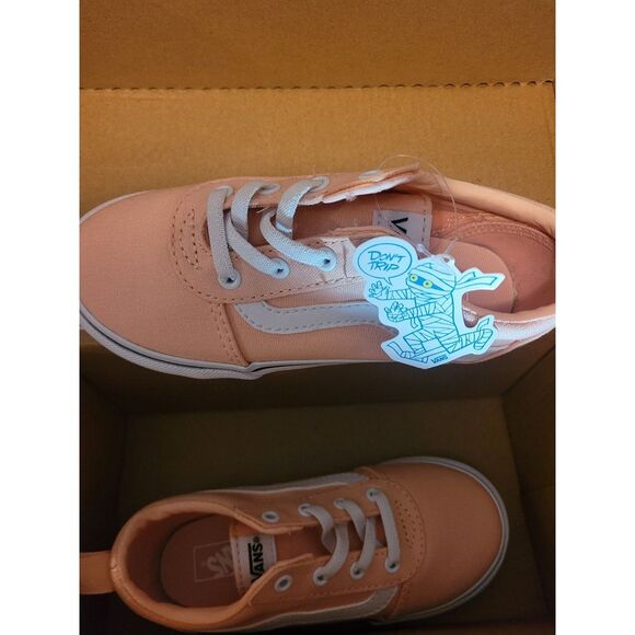 Vans‎ - Picture 2 of 3